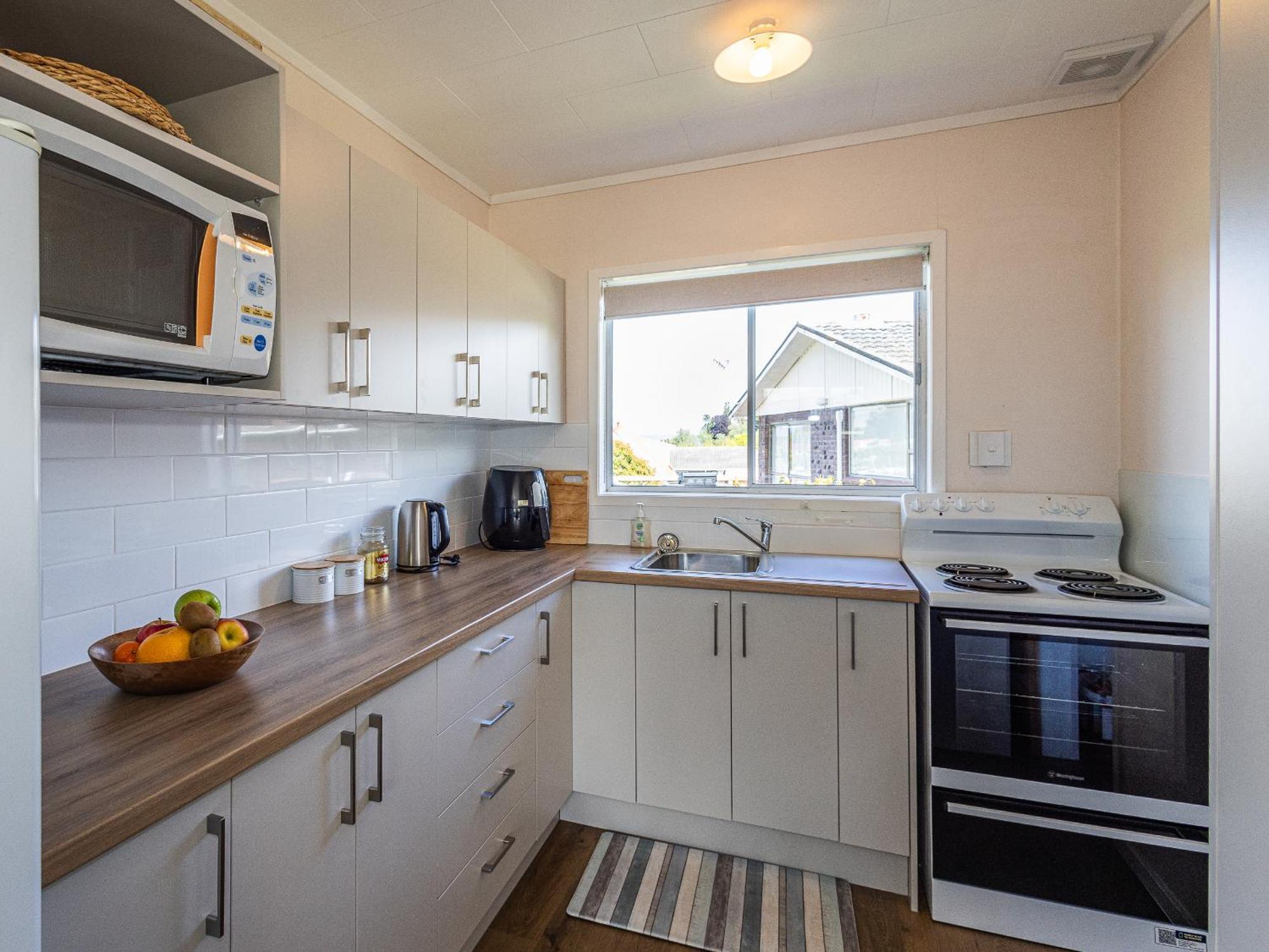 Central Riverside Retreat - Taupo Holiday Home Екстер'єр фото